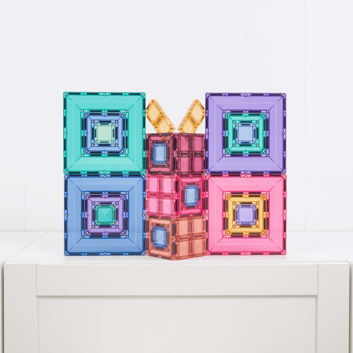 Colorful geometric building blocks 