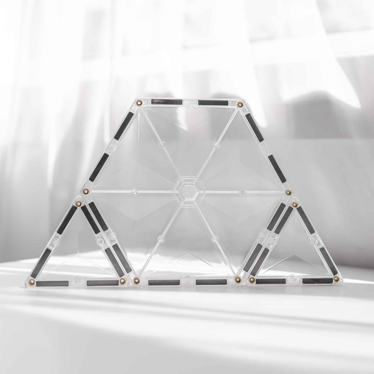 Geometric metal frame 