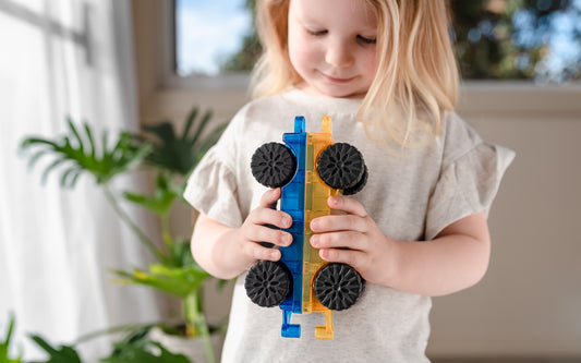 CONNETIX® 2 Piece Rainbow Car Pack | Magnetic Tile Vehicles