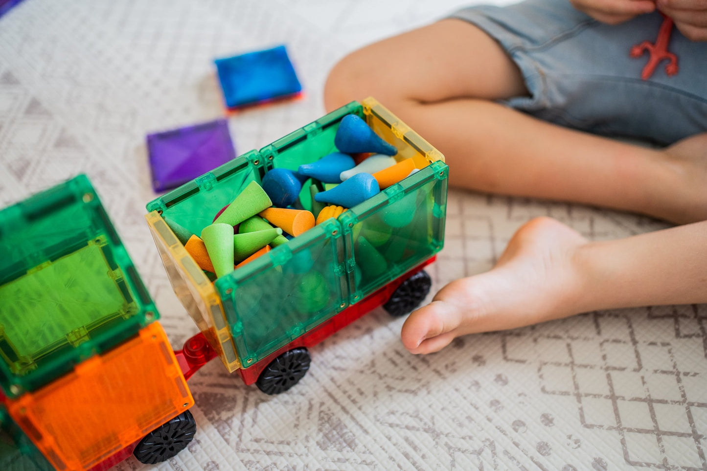 CONNETIX 24 Piece Rainbow Motion Pack | Magnetic Car Building Set